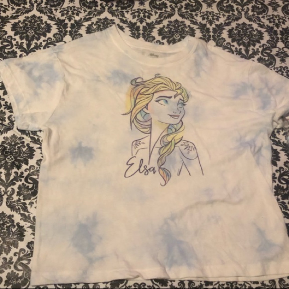 Never worn Frozen II Elsa Size 7/8 with 3 scrunches
